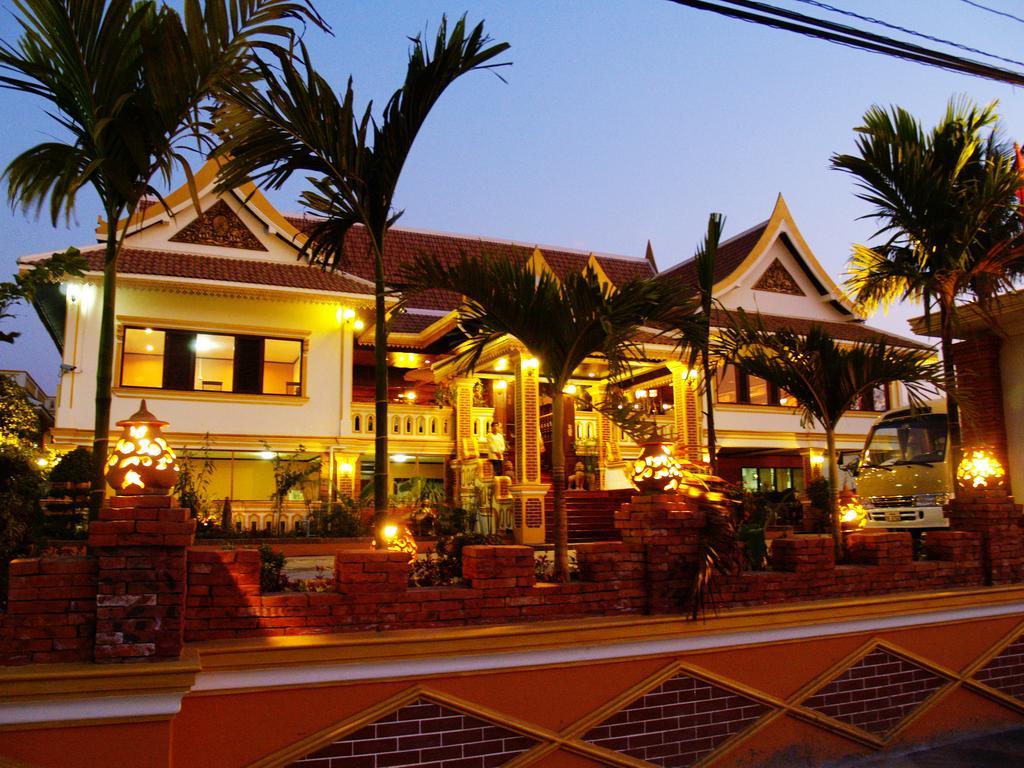 E-Outfitting Vang Thong Hotel Luangprabang Kültér fotó